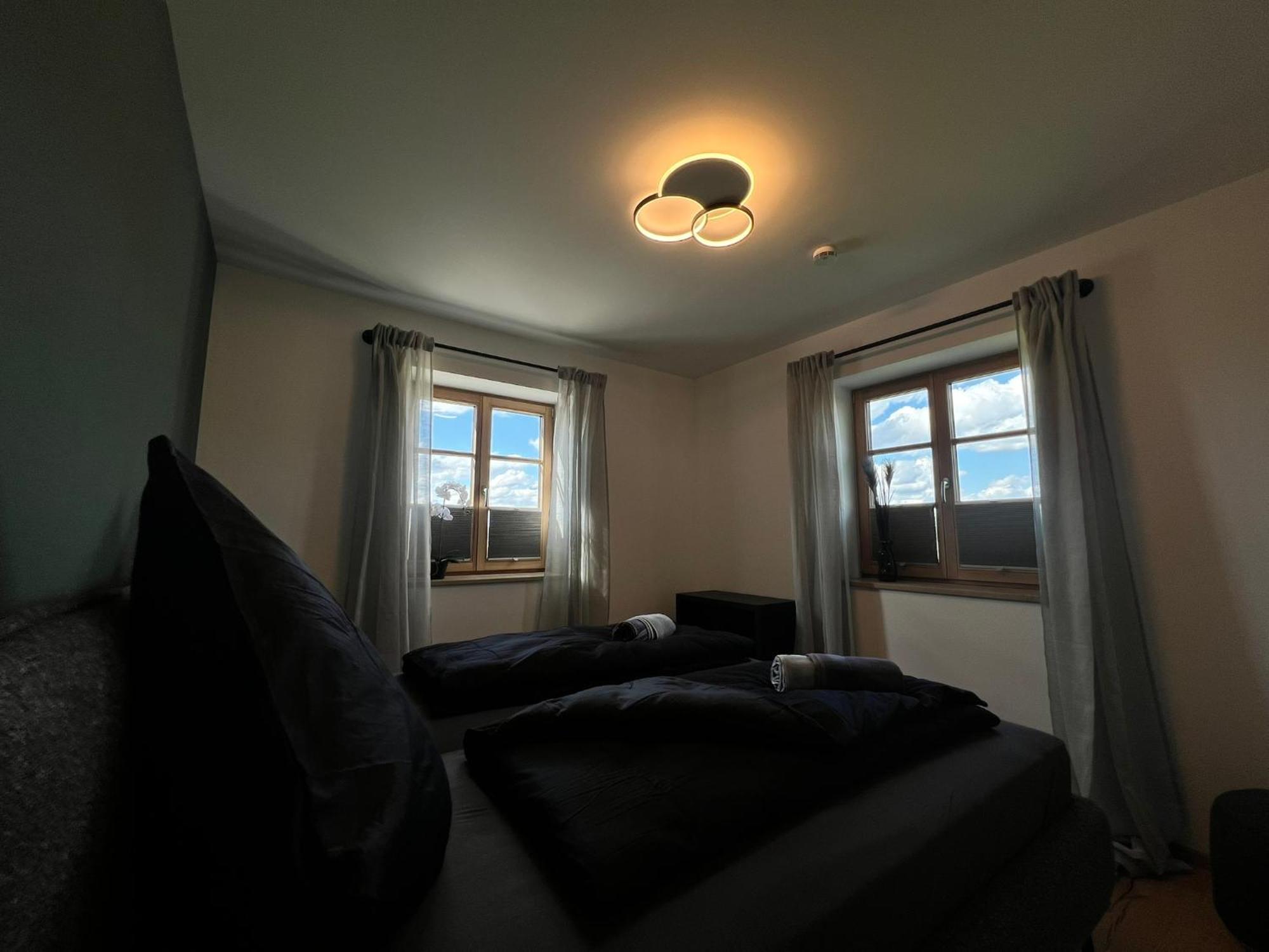 Stay Nice Apartments Dorfen Naehe Muenchen Jacuzzi Grillkota 75 Zoll Tv Esterno foto
