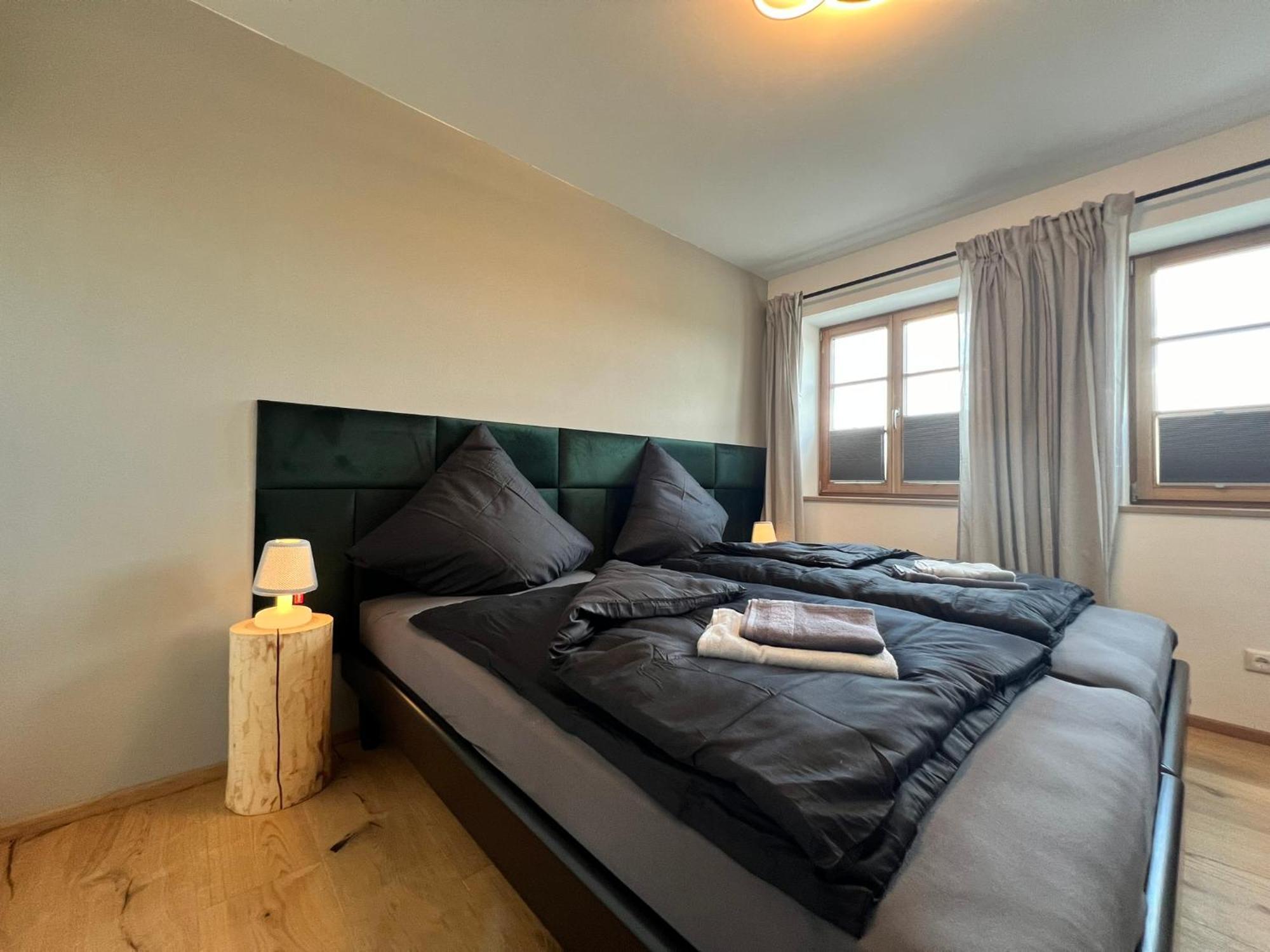 Stay Nice Apartments Dorfen Naehe Muenchen Jacuzzi Grillkota 75 Zoll Tv Esterno foto